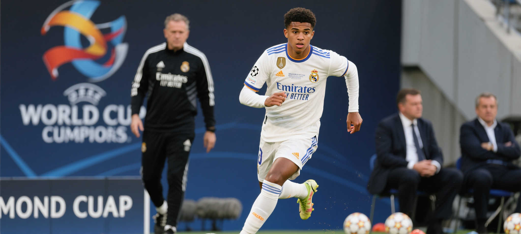 雷速体育APP简介